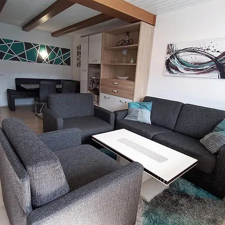 Daniela Seeblick Haus Haensel Gretel Am Ossiacher Mit Direktem Seezugang, Hallenbad Apartment