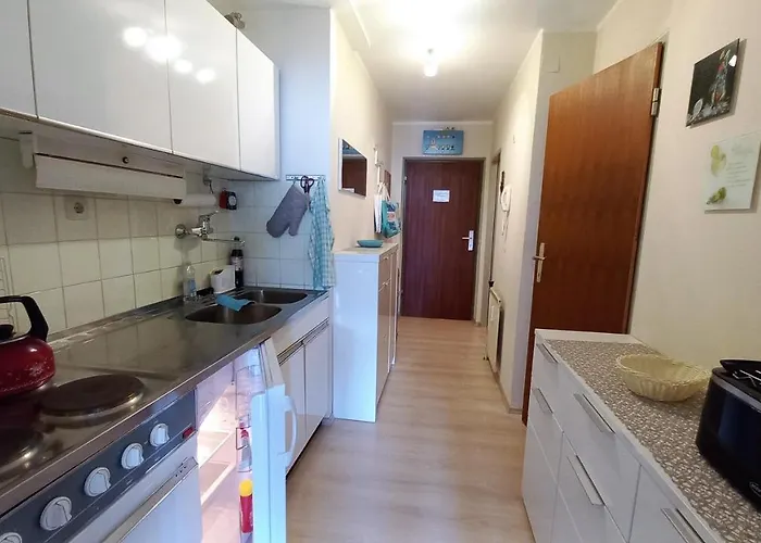 Daniela Seeblick Haus Haensel Gretel Am Ossiacher See, Hallenbad, Skiarena Gerlitzen